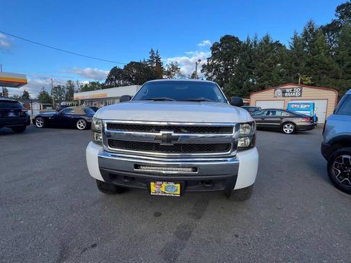 Summit White 2011 Chevrolet Silverado 1500 LT