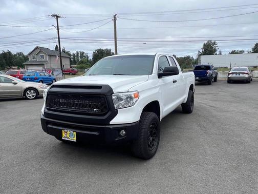 Super White 2016 Toyota Tundra SR