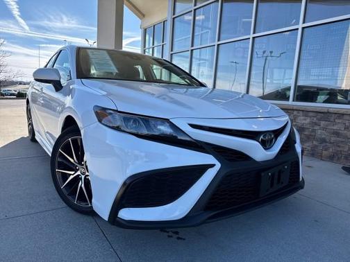 White 2024 Toyota Camry SE Sedan