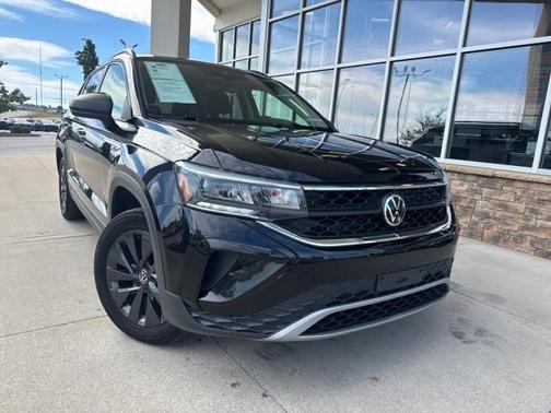 Deep Black Pearl Effect 2022 Volkswagen Taos 1.5T S