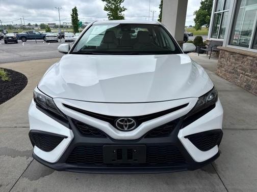 White 2024 Toyota Camry SE