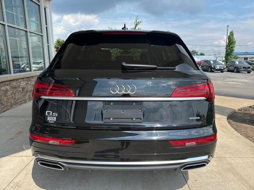 2022 Audi Q5 45 S line Premium Plus