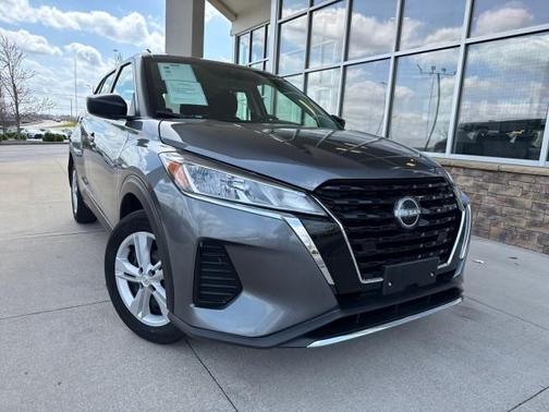 Gun Metallic 2024 Nissan Kicks S