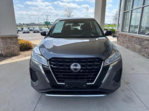 Gun Metallic 2024 Nissan Kicks S