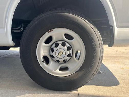 2022 Chevrolet Express 3500 LS