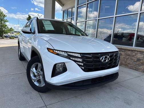 White 2023 Hyundai TUCSON SEL