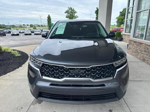 Gray 2023 Kia Sorento LX