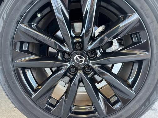 2023 Mazda CX-9 Carbon Edition