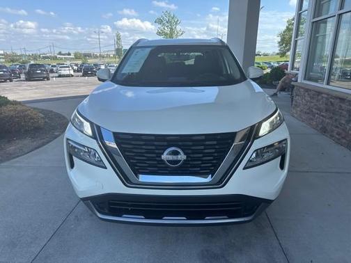 White 2023 Nissan Rogue SL