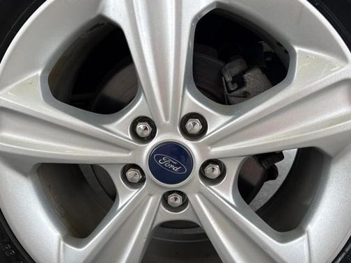 Blue 2014 Ford Escape SE