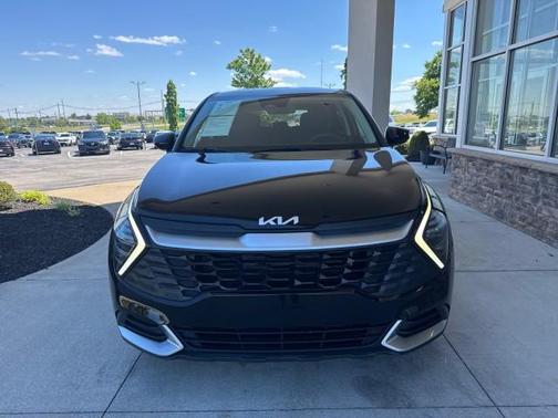 Black 2025 Kia Sportage LX