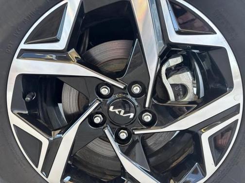 Black 2025 Kia Sportage LX