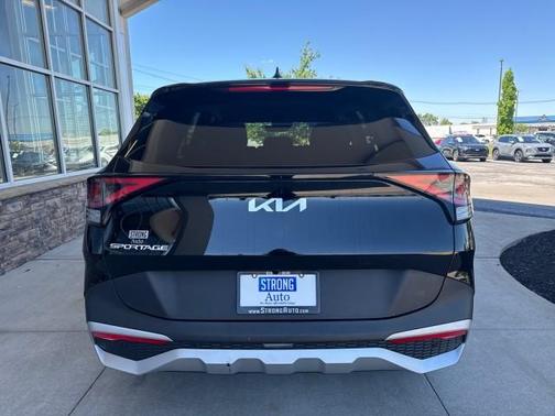 Black 2025 Kia Sportage LX