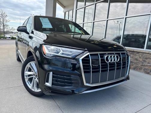 Mythos Black Metallic 2023 Audi Q7 45 Premium