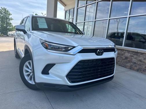 White 2024 Toyota Grand Highlander XLE