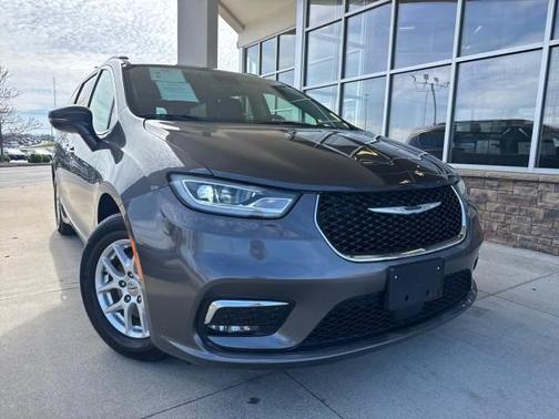 2022 Chrysler Pacifica Touring-L