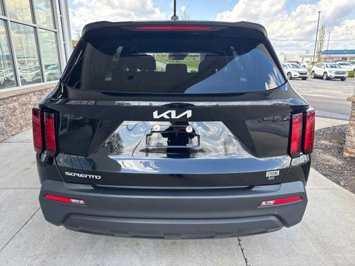 2023 Kia Sorento LX