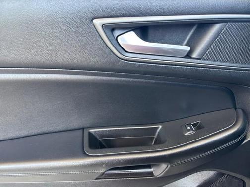 2021 Ford Edge SE