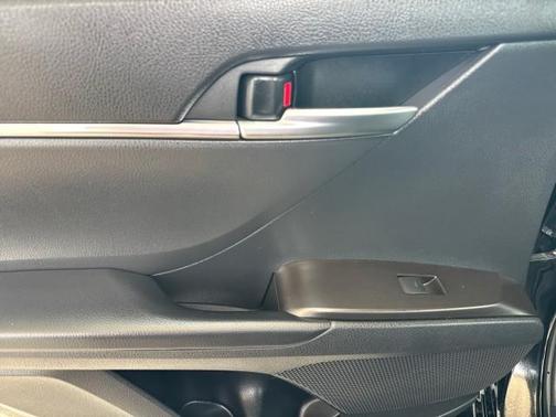 Black 2024 Toyota Camry SE