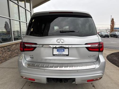 2022 INFINITI QX80 Luxe