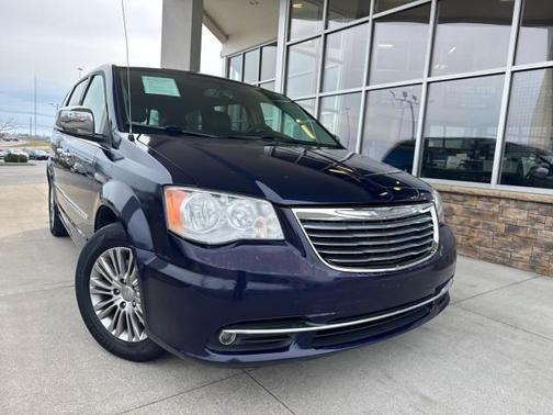 2015 Chrysler Town & Country Touring-L
