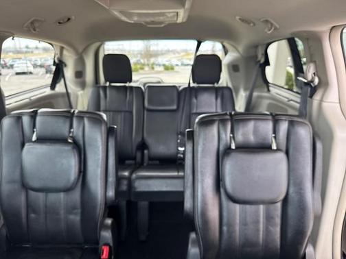 2015 Chrysler Town & Country Touring-L