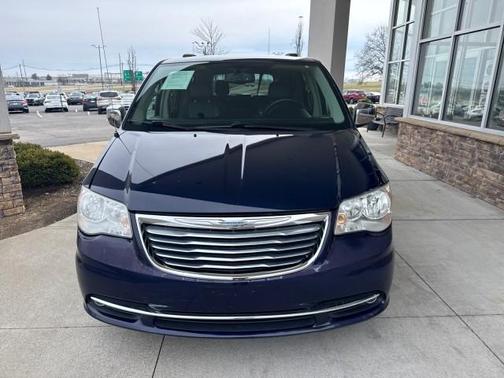 2015 Chrysler Town & Country Touring-L