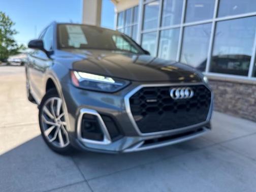 Daytona Gray Pearl Effect 2022 Audi Q5 45 S line Premium Plus