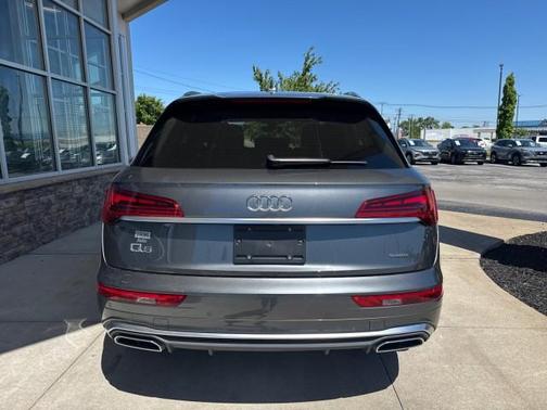 Daytona Gray Pearl Effect 2022 Audi Q5 45 S line Premium Plus