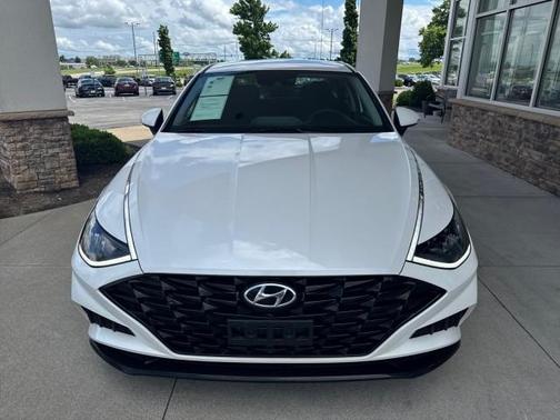 2022 Hyundai SONATA SEL