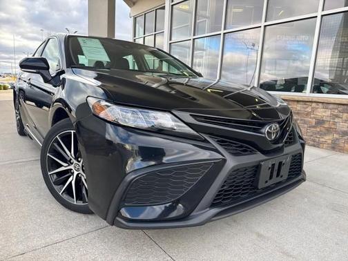 Black 2024 Toyota Camry SE Sedan