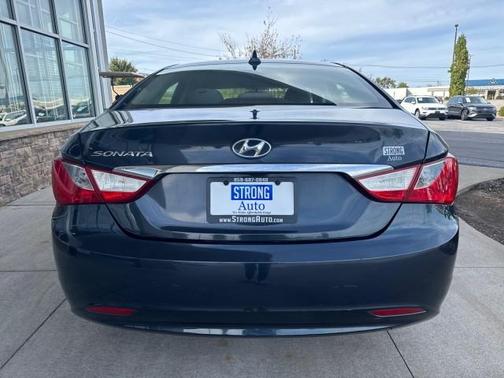 2011 Hyundai SONATA GLS