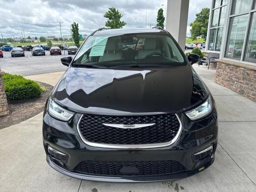 2021 Chrysler Pacifica Touring-L