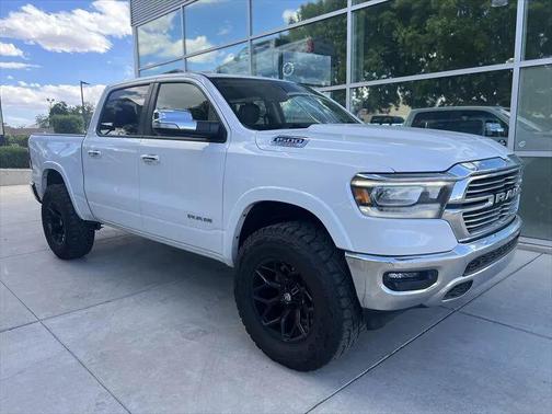 Ivory White Tri-Coat Pearlcoat 2021 RAM 1500 Laramie