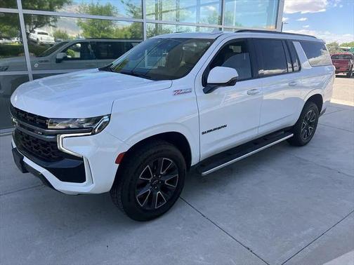 Summit White 2022 Chevrolet Suburban 4WD Z71