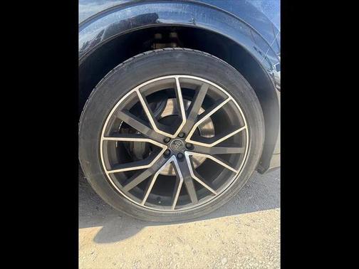 Orca Black Metallic 2021 Audi SQ8 4.0T Prestige