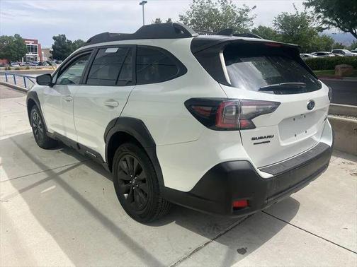 Crystal White Pearl 2024 Subaru Outback Onyx Edition