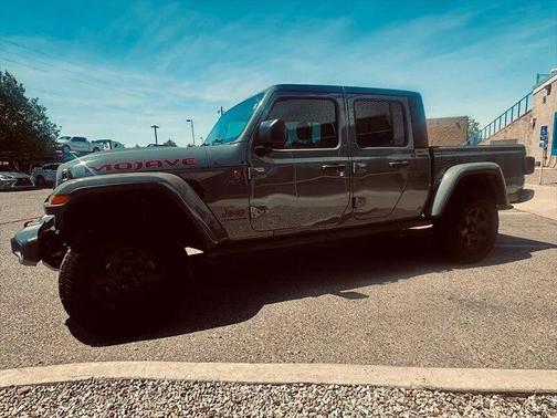 Sting-Gray Clearcoat 2023 Jeep Gladiator Mojave 4x4