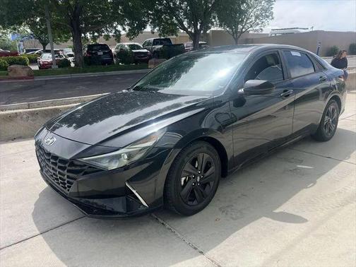 Phantom Black 2022 Hyundai ELANTRA SEL
