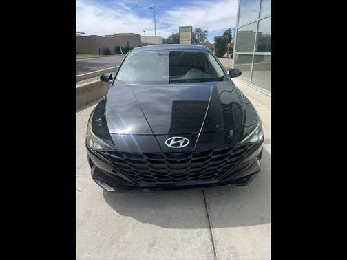 Phantom Black 2022 Hyundai ELANTRA SEL