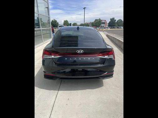 Phantom Black 2022 Hyundai ELANTRA SEL