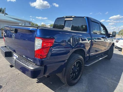 2017 Nissan Titan SL