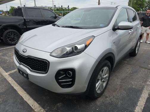 Sparkling Silver 2018 Kia Sportage LX