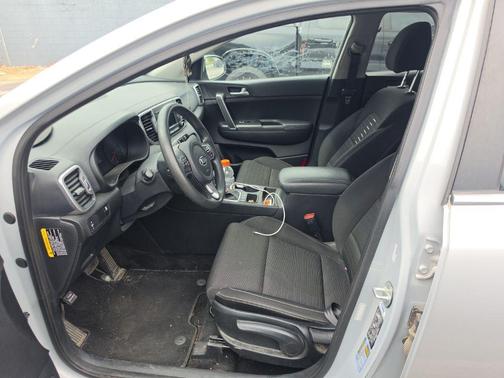 Sparkling Silver 2018 Kia Sportage LX