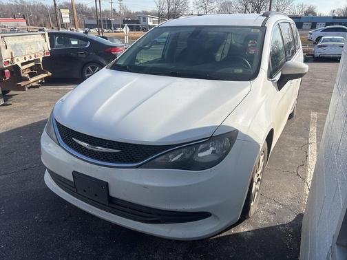 2020 Chrysler Voyager LXI