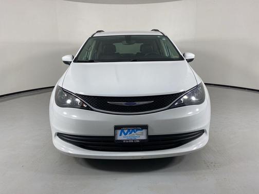 2020 Chrysler Voyager LXI