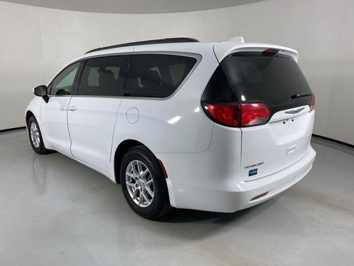2020 Chrysler Voyager LXI