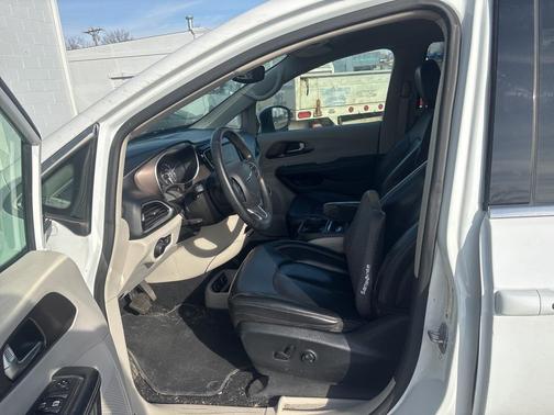 2020 Chrysler Voyager LXI