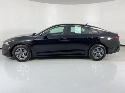 2022 Kia K5 LX