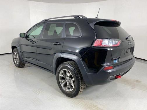 Diamond Black Crystal Pearlcoat 2019 Jeep Cherokee Trailhawk
